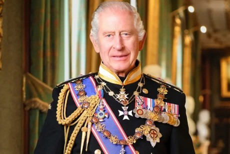 Revelan primer retrato oficial del rey Carlos III de Inglaterra