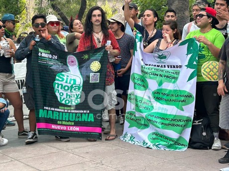 >Marchan en el centro de Monterrey por la legalización del cannabis