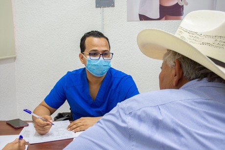 Realizan jornada de salud para prevenir cáncer de próstata en Tizimín