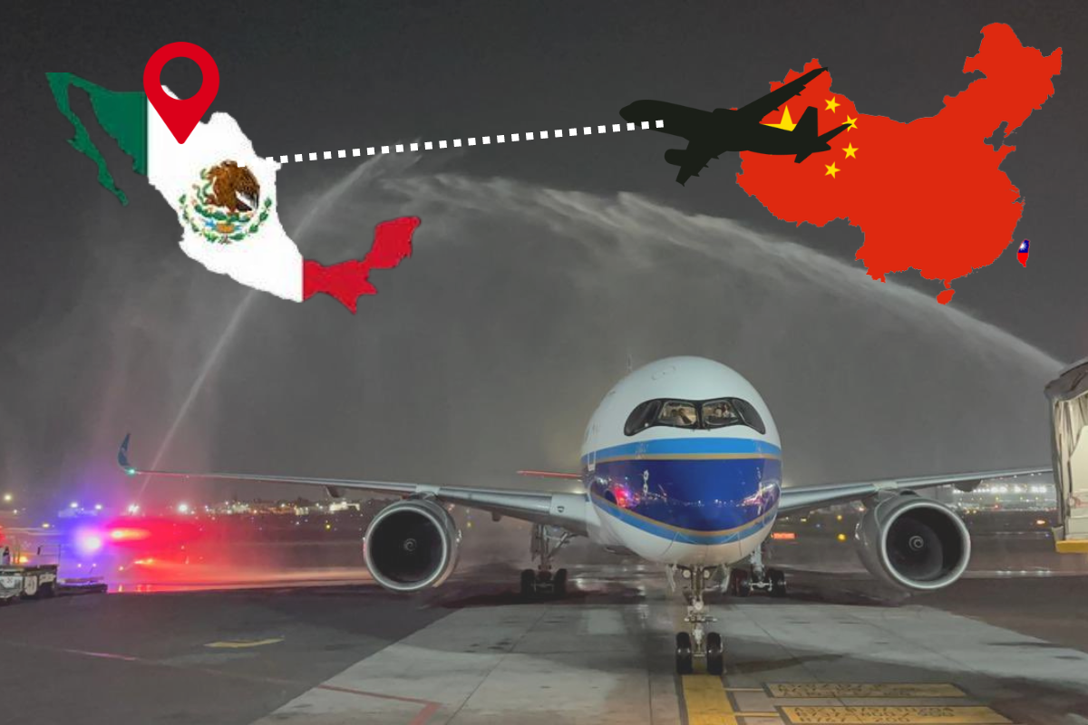 Avión llegando al AICM con elementos gráficos de México y China. Foto: Especial