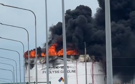 Arde almacén de químicos en Tailandia; hay un muerto y cuatro heridos (VIDEO)