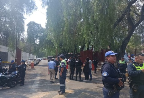 Llamada anónima alerta amenaza de bomba en IPN Zacatenco