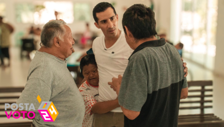 Rommel Pacheco visita asilo en Mérida y promete trabajar por los adultos mayores