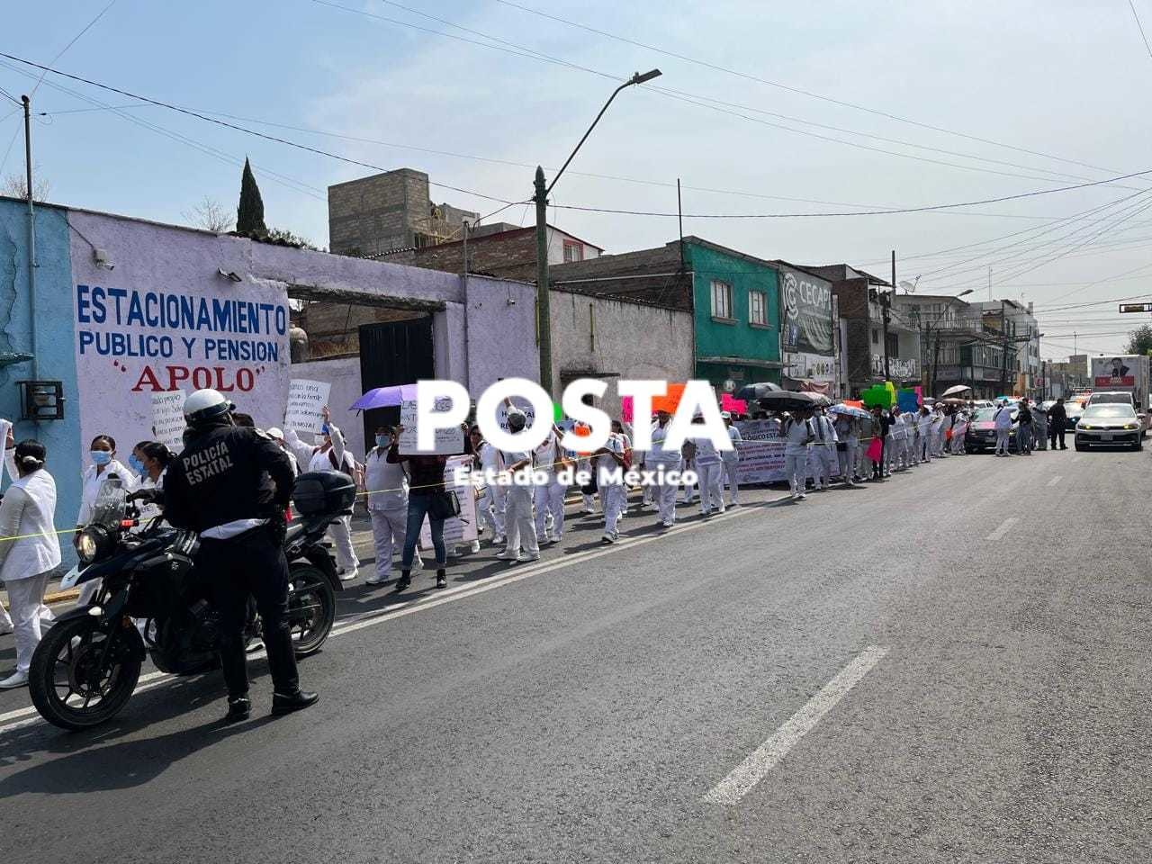 Enfermeras suplentes del ISSEMYM exigen mejoras laborales en Toluca. Imagen: POSTA