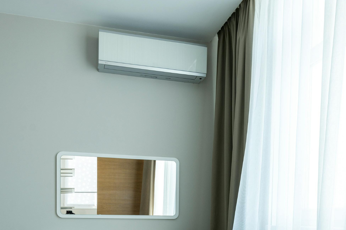 Bajar la temperatura de tu aire acondicionado puede ser perjudicial. Foto: Max Vakhtbovycn / Pexels