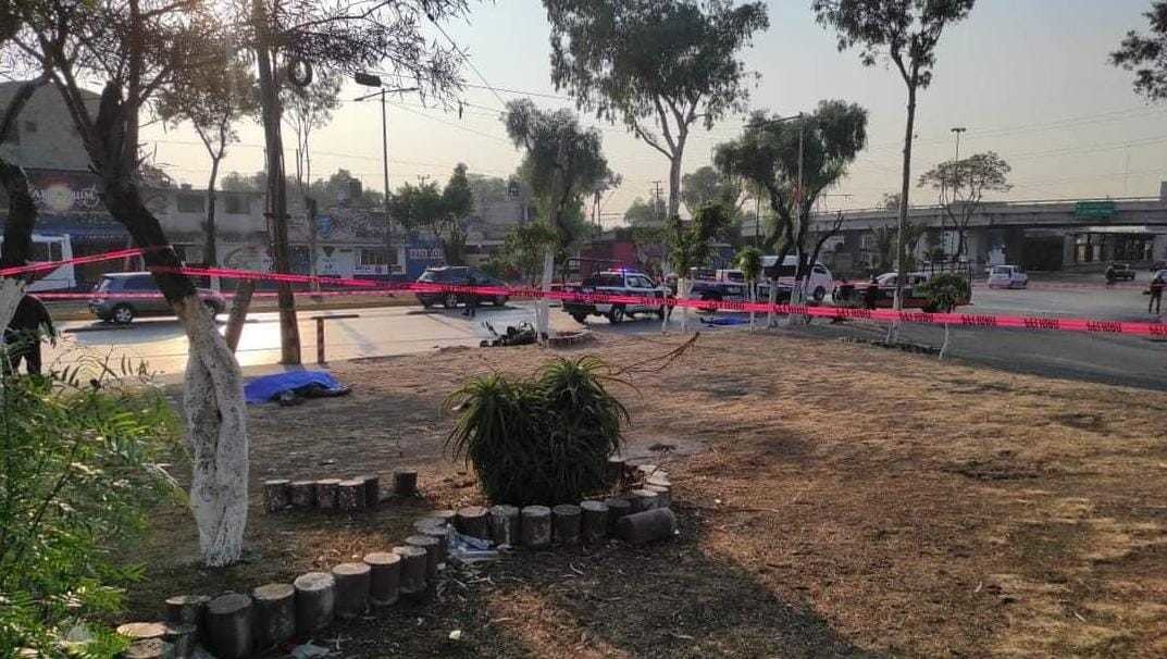 Ecatepec: Conductor ebrio embiste y asesina a pareja de motociclistas. Foto: HalconOnce