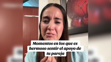 Mujer de Durango llora porque su novio le pone saldo y se hace viral