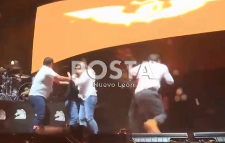 #VIDEO: Colapso de escenario en Nuevo León con Álvarez Máynez