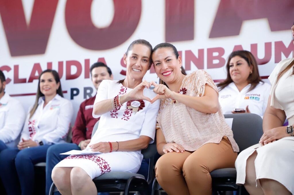 Milena Quiroga y Claudia Sheinbaum en Cabo San Lucas, BCS. I Foto: Milena Quiroga Romero, Facebook.