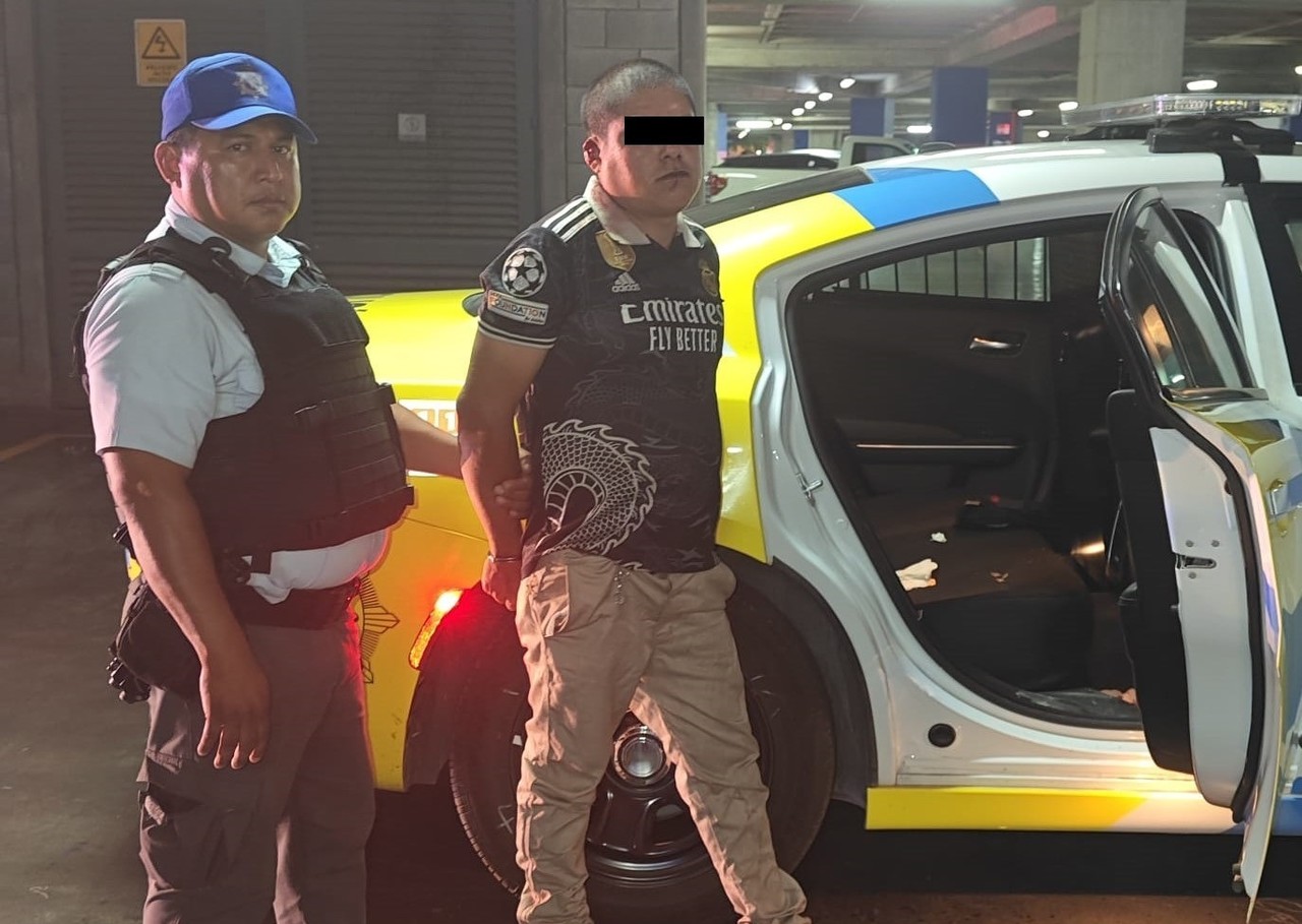 Bernardo 'N' de 33 años detenido por un policía del municipio de Monterrey. Foto: Policía de Monterrey.
