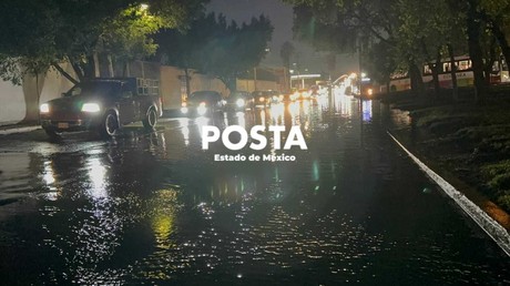 Inunda lluvia Ecatepec...otra vez (VIDEO)