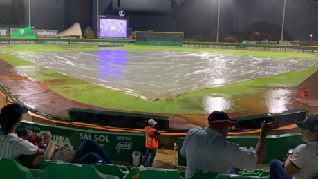 La lluvia impide el juego entre Leones de Yucatán y Bravos de León