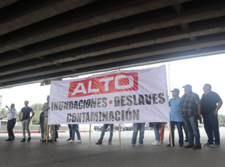 Se manifiestan vecinos del norponiente de Saltillo por afectaciones de Alberto