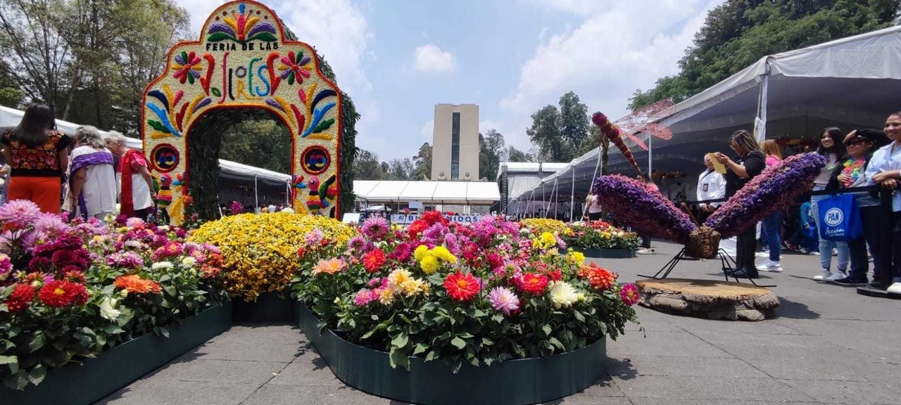 El evento cuenta con diferentes decoraciones de flores. Foto: Facebook Patronato De La Feria De Las Flores De San Ángel A.C.