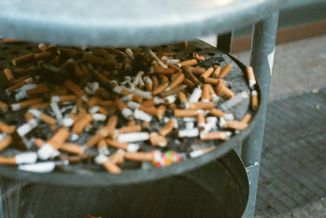 Reporta el humo de cigarro en espacios públicos, te decimos dónde
