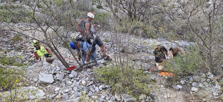 Muere joven tras caer de pico Horcones en La Huasteca