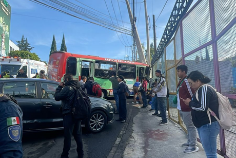 Choque de transporte público deja a 18 personas heridas en Álvaro Obregón