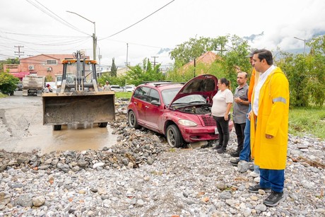 Trabajos de desazolve en Santa Catarina tras tormenta tropical 'Alberto'