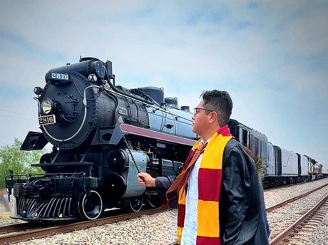 Regio se disfraza de Harry Potter por la locomotora 'La Emperatriz'