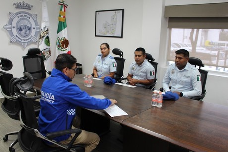 Oficiales de Monterrey reciben estímulo económico por su valiente labor