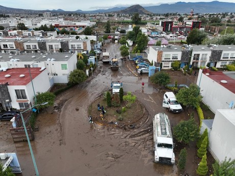 Afectan inundaciones 650 familias en Chalco