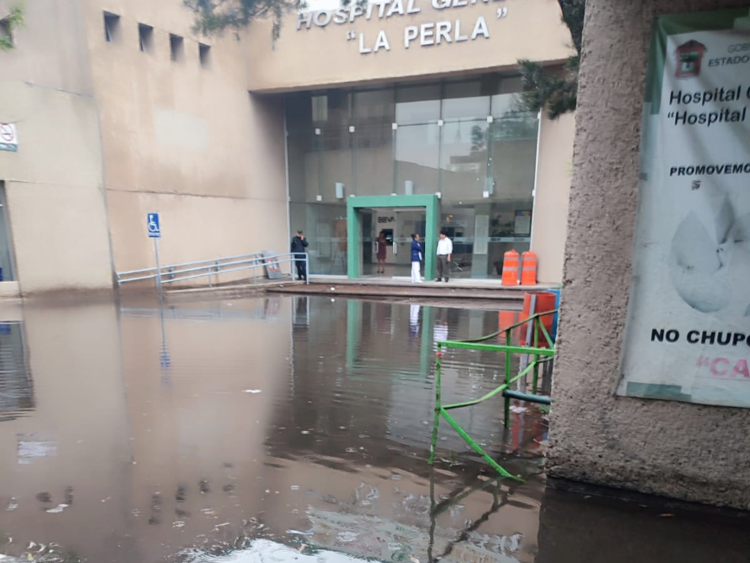 Hospital General La Perla queda inundado tras las fuertes lluvias registradas en Edomex. Imagen: GEM