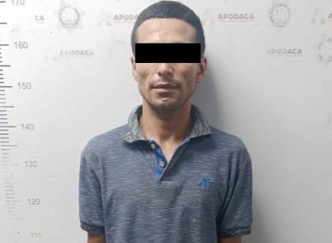 Uno de los detenidos César Osvaldo 'N' detenido por policías municipales de Apodaca. Foto: Guardia de Proximidad de Apodaca.