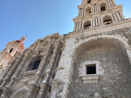 Promoverán turismo religioso en la Catedral de Santiago con recorridos nocturnos