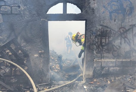Se incendia casa abandonada en la colonia Niño Artillero de Monterrey