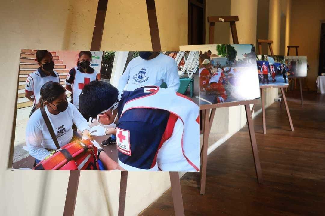 Por el Día internacional del Médico se montó una exposición fotográfica en la Casa de la Cultura de Progreso.- Foto de Yucatán Informa