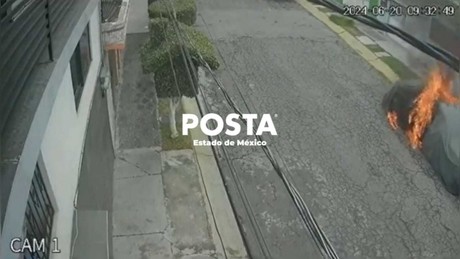 Queman carro en Ecatepec, los delata video (VIDEO)