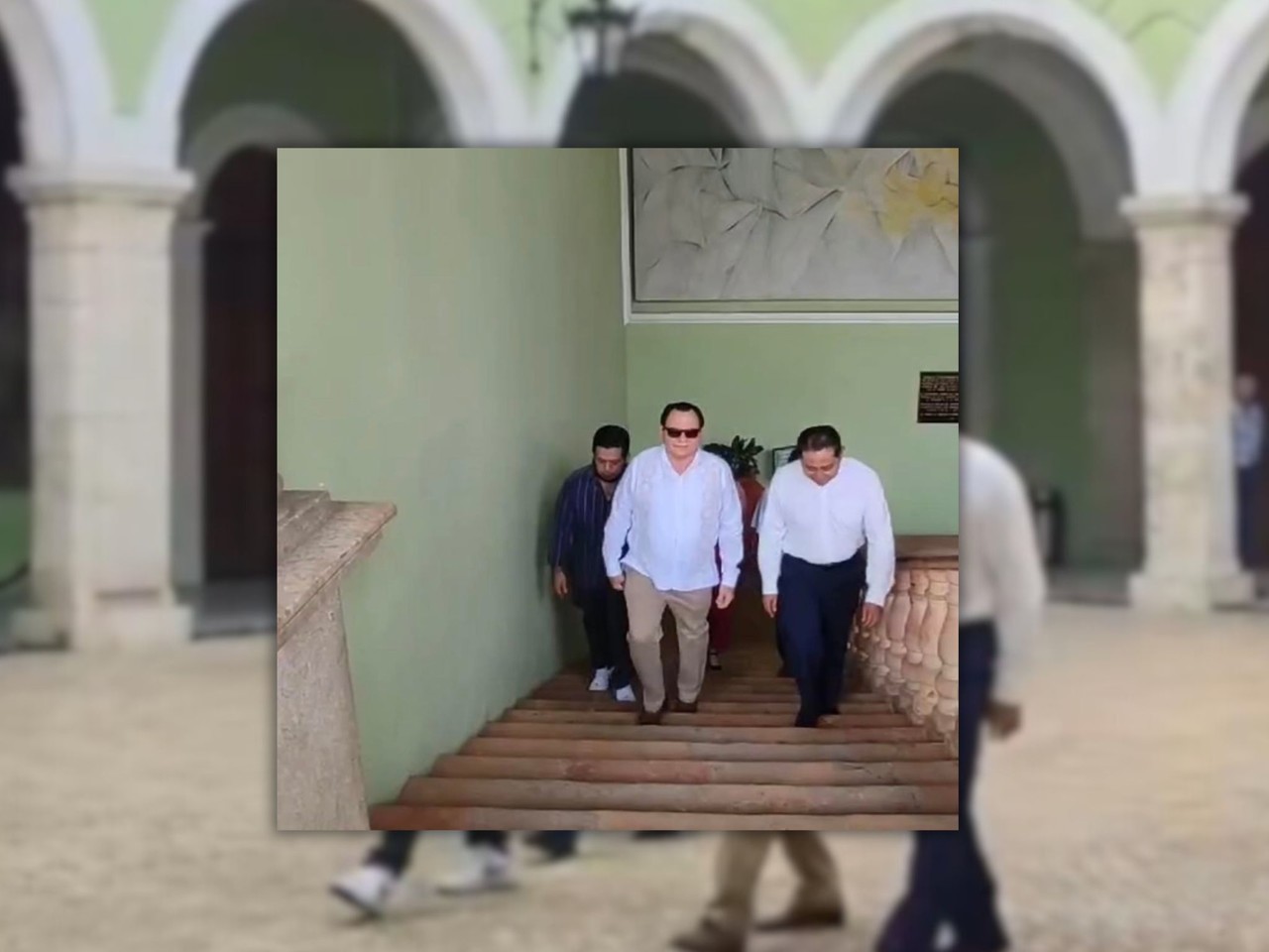 Joaquín Díaz Mena, gobernador electo de Yucatán, realizó una visita este miércoles 12 de mayo al Palacio de Gobierno del Estado.- Foto de redes sociales