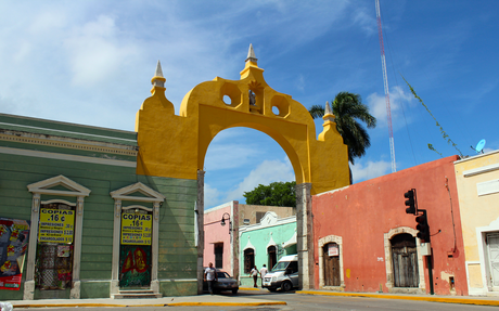 Arcos de San Juan, del Puente y de Dragones: Historia y patrimonio de Mérida