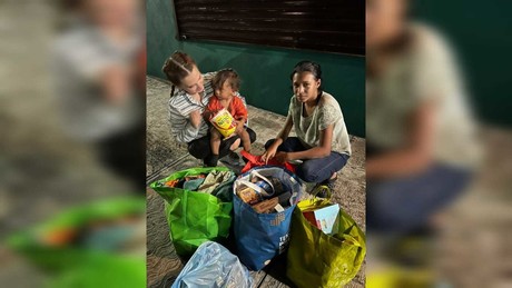 Pide madre migrante ayuda para su bebé