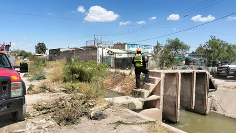 Advierte Protección Civil en Torreón de riesgos de nadar en canales de riego