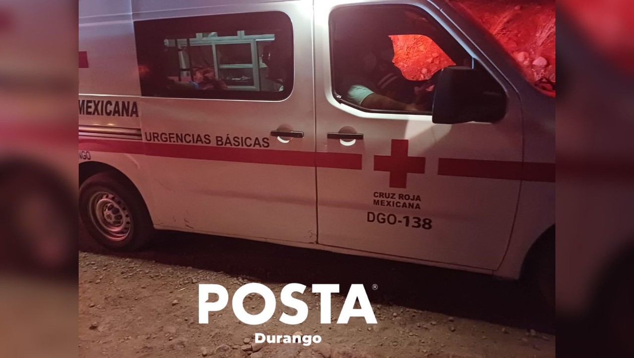 Unidad de la Cruz Roja que acudió a brindar auxilio y confirmó la muerte del hombre. Foto: Especial/POSTAMX.