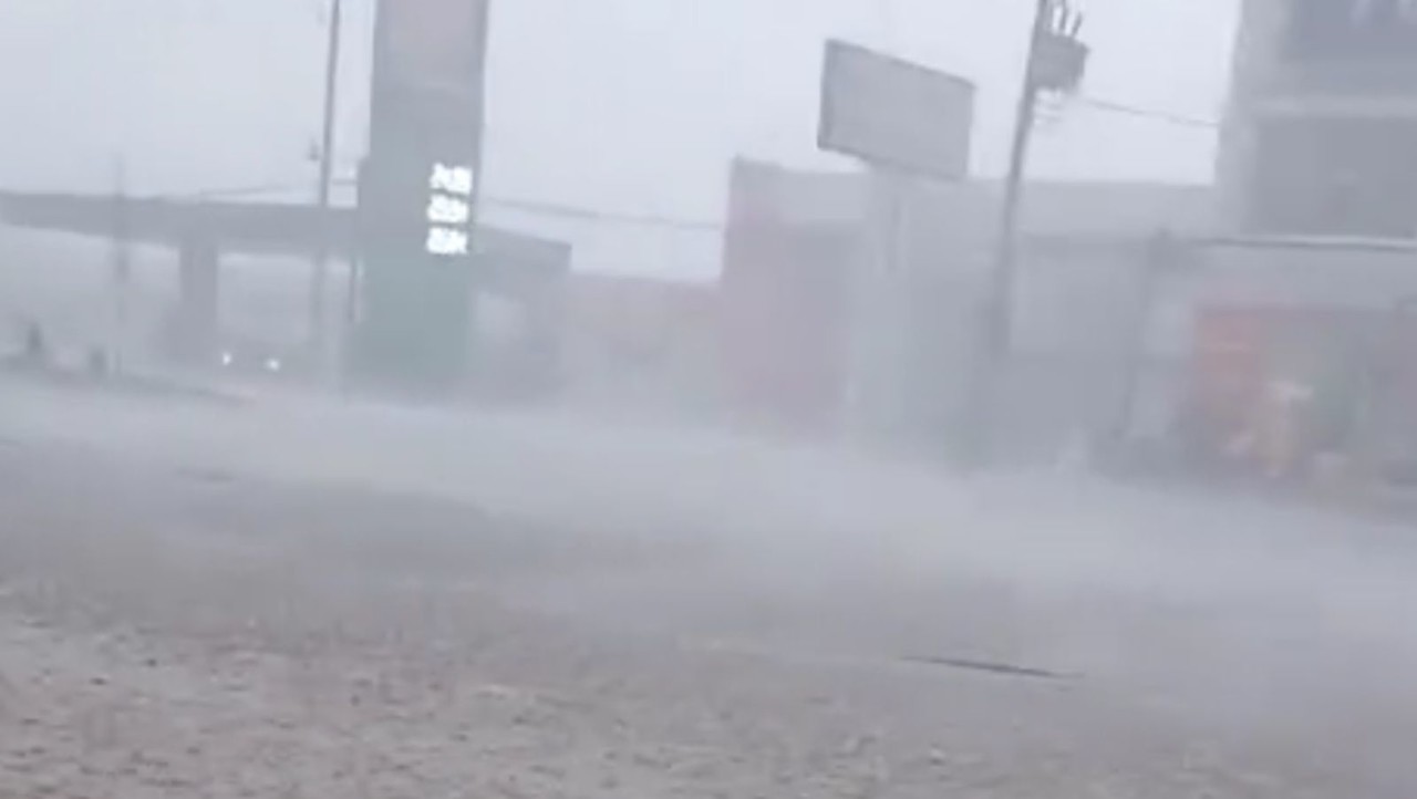 Las calles de El Salto, Pueblo Nuevo llenas de agua a causa de las lluvias. Foto: Captura de pantalla.
