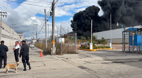 Se quema fábrica de lubricantes en Lerma (VIDEO)