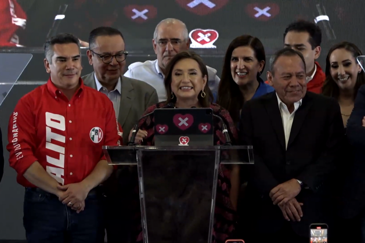 Xóchitl Gálvez y equipo de campaña.    Foto: Captura de pantalla