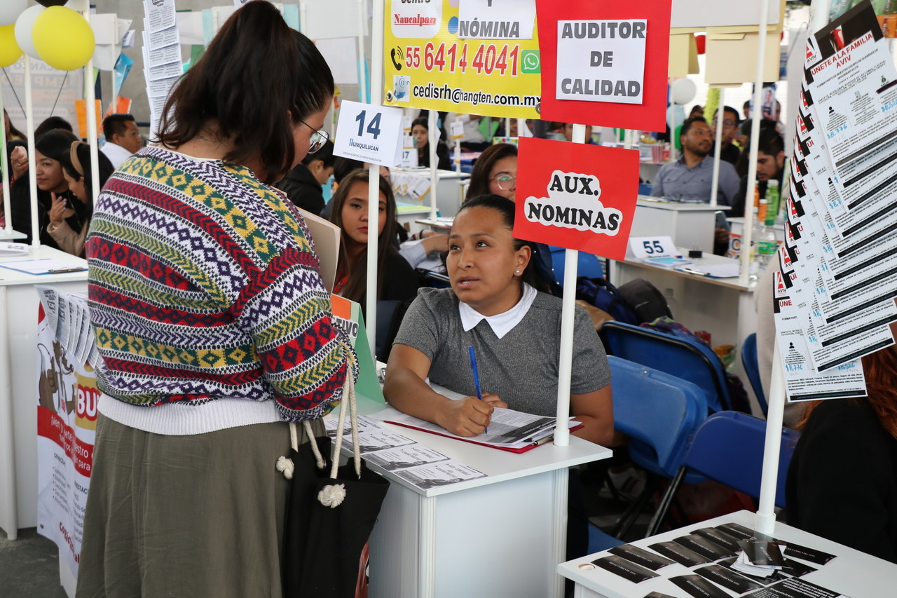 En esta Feria se vinculará a los buscadores de empleo con 100 empresas participantes, las cuales ofertarán alrededor de dos mil vacantes. Imagen: Gob. Huixquilucan.