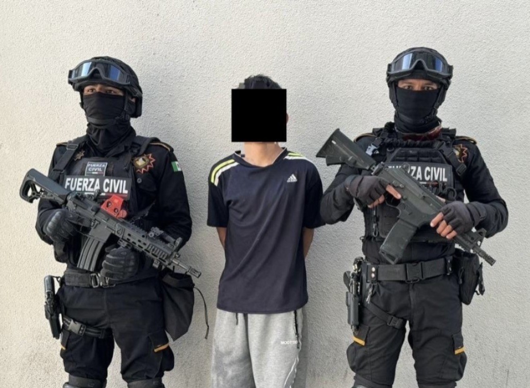 Yostin 'N' tras haber sido detenido por elementos de Fuerza Civil. Foto: X @GpoCoordSegNL.