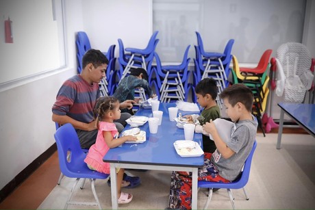DIF Tamaulipas, brinda atención a los refugiados afectados por 'Alberto'
