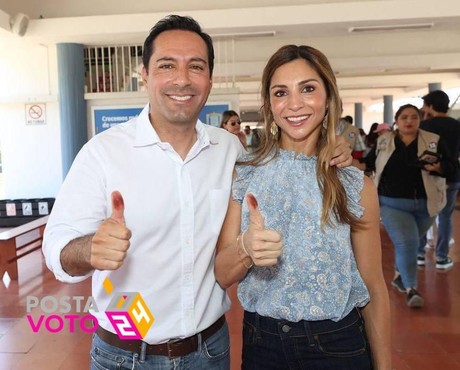 Mauricio Vila Dosal ejerce su voto en las elecciones 2024