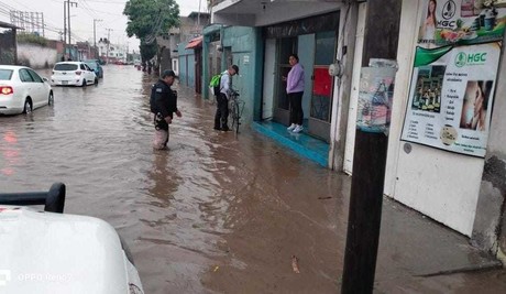 Equipos desplegados en Chimalhuacán para limpieza tras lluvias