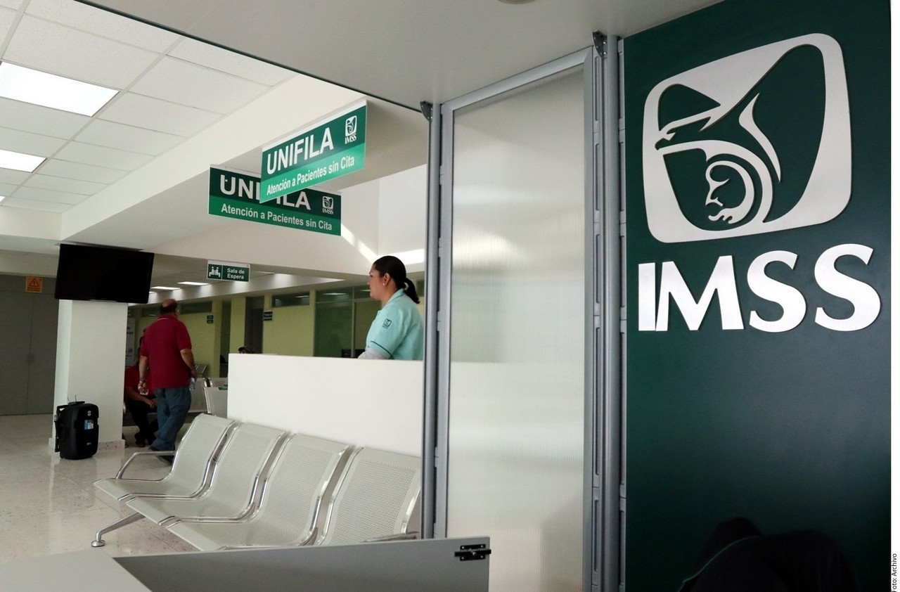 Sala de espera de una clínica del IMSS en Monterrey sin pacientes. Foto: IMSS.