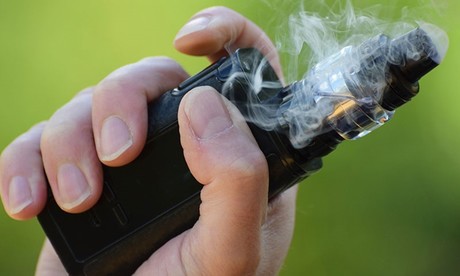 Intensifica EU esfuerzos para detener venta de cigarrillos electrónicos ilegales