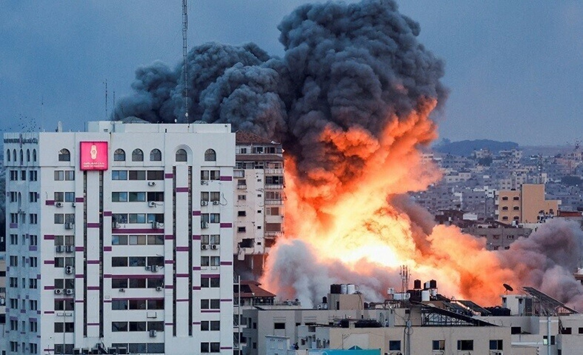 Israel confirmó que sus aviones de combate atacaron dos instalaciones militares de Hamás en la zona de Ciudad de Gaza. Foto: Dawn