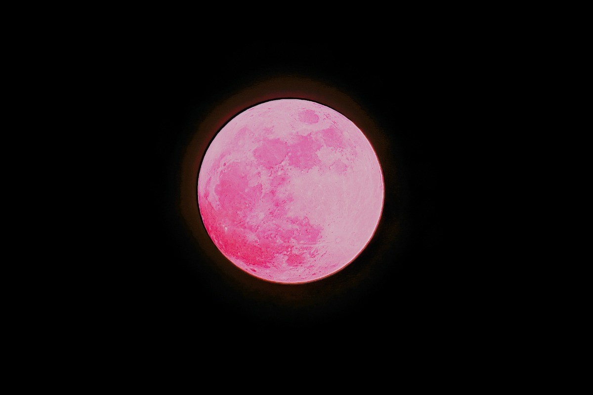 Imagen ilustrativa de la superluna de fresa. Foto: Canva
