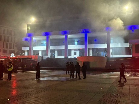 ¡Se quema! Controlan incendio en el palacio municipal de Naucalpan (VIDEO)