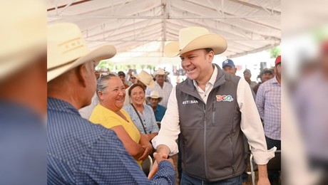 Gobernador lleva diversos apoyos a habitantes de Pánuco de Coronado